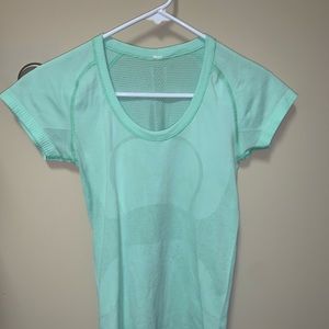 Lulu lemon green tee shirt